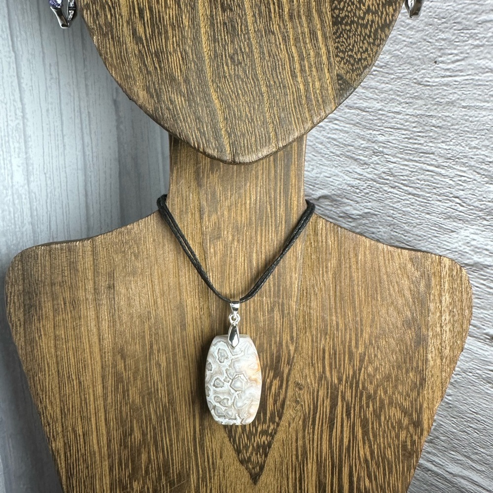 Mexican Crazy Lace Agate Pendant Necklace on Double Black Cotton Rope - Picture 3 of 11